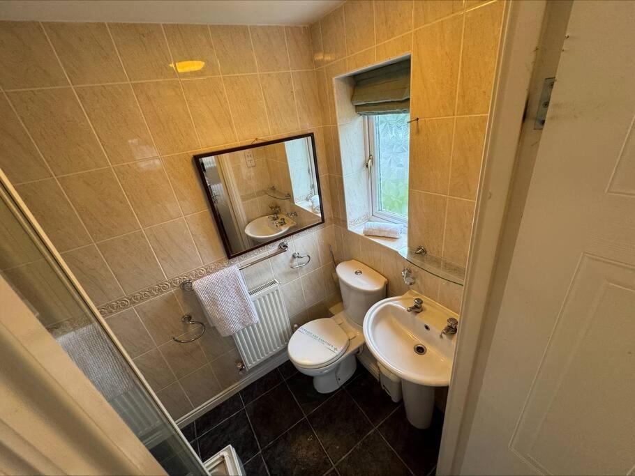 Family Getaway - 4-bed In Holiday home