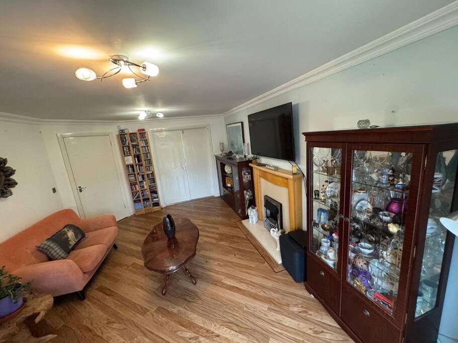 Holiday home Family Getaway - 4-bed In Swansea