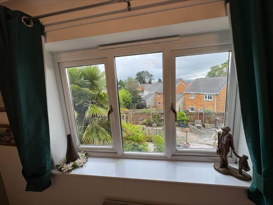 Holiday home Family Getaway - 4-bed In Swansea