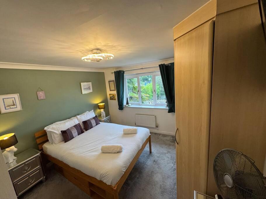 Family Getaway - 4-bed In Holiday home Swansea