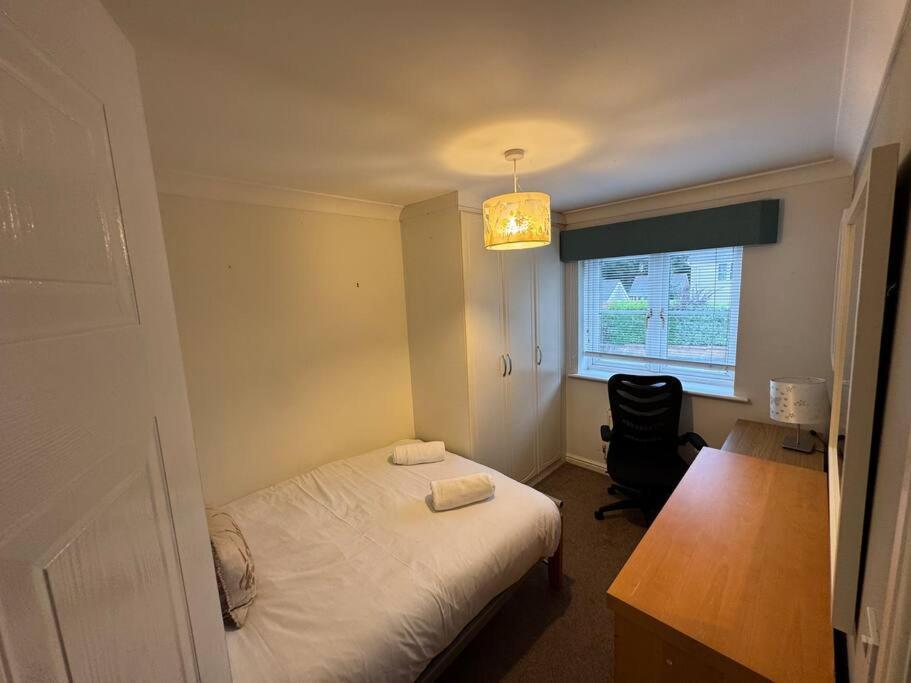 Family Getaway - 4-bed In Holiday home Swansea